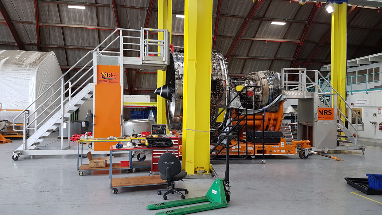 AHP-Giraffes-engine-access---Air-New-Zealand-Maintenance-sml